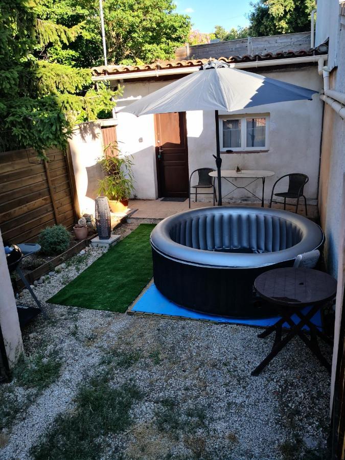 Le Studio Remcam Saint-Mitre-les-Remparts Exterior foto
